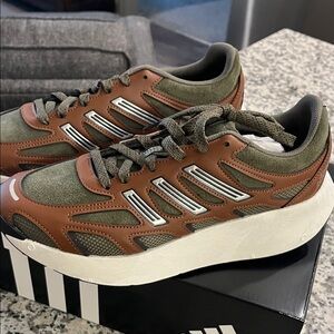 Adidas Men's Olive and Chestnut Sneakers